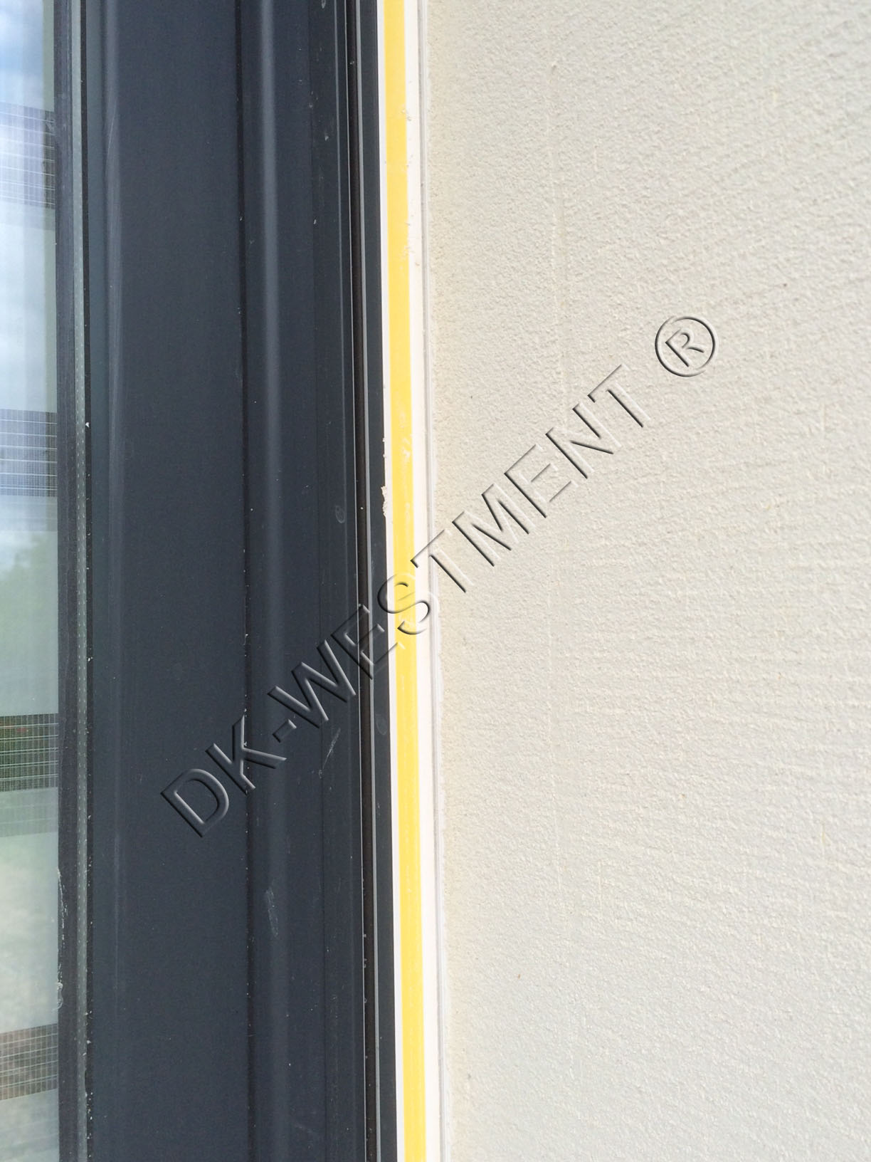 Fertig verarbeitete Fenster-Anputzleiste, flächendeckend armiert